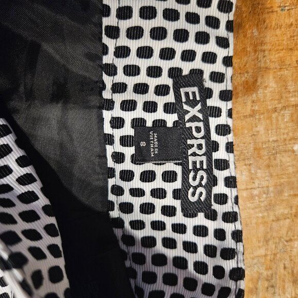 Express Skirt - Size 6 - Picture 5 of 8